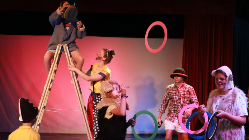Jubiläumsfest mit Verspätung: «Schuel Muure» macht Zirkus