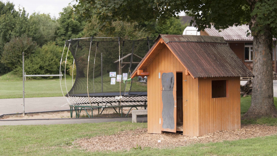 Spielhaus, Trampolin